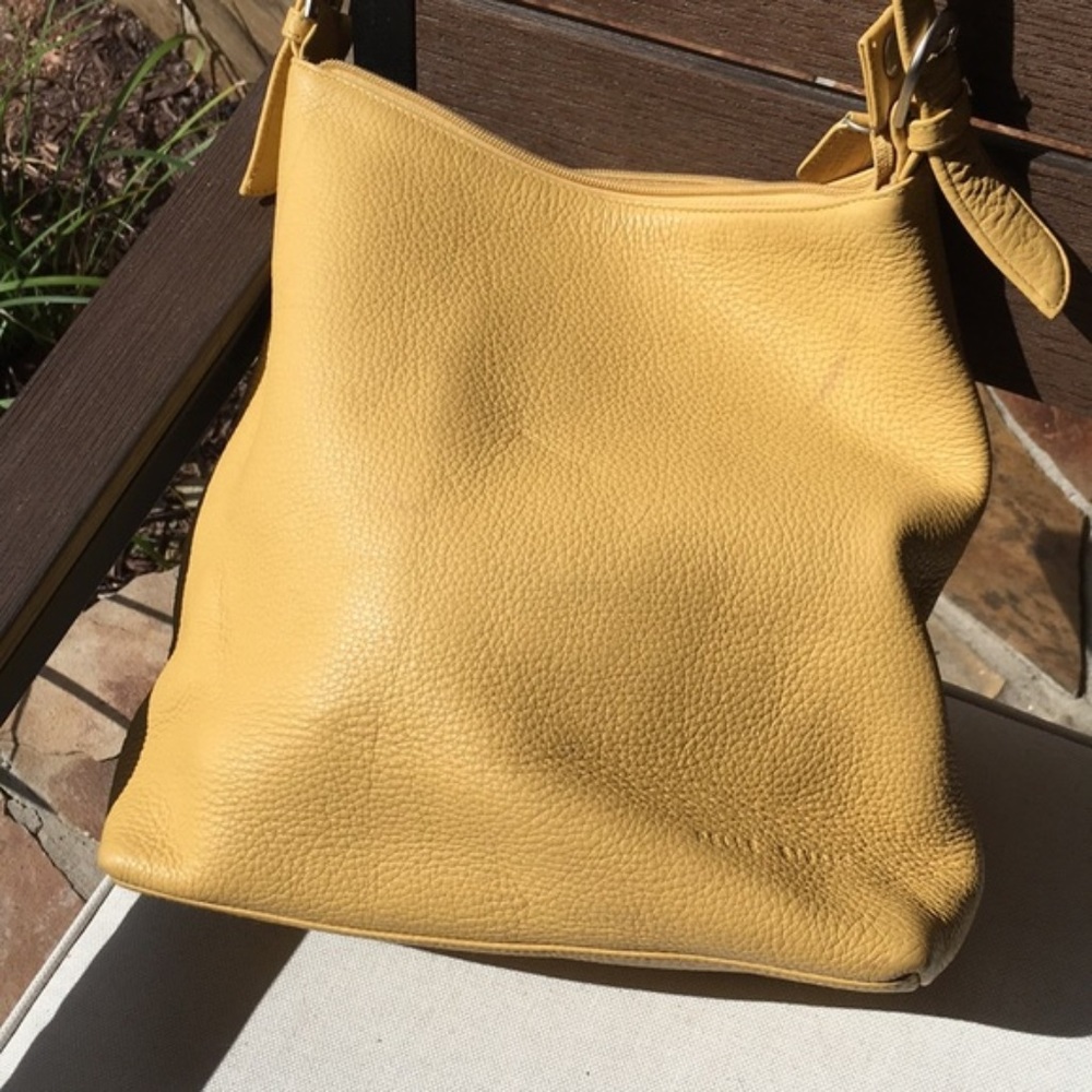Wilson’s Leather Pelle Studio pale yellow soft leather Bucket handbag-Int pocket